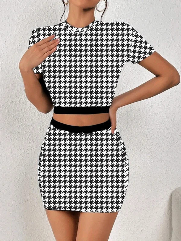 All-over printed elastic waist skirt and T-shirt two-piece set - Image 4