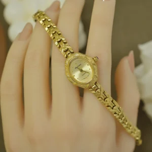 Vintage small dial 2024 New Women's Watch Luxury Elegant Style Inlaid Diamonds Fashionable Bracelet - Image 6