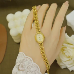 Vintage small dial 2024 New Women's Watch Luxury Elegant Style Inlaid Diamonds Fashionable Bracelet - Image 4