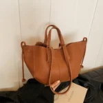 Kleine Nischendesign-Pendeltasche mit großem Fassungsvermögen für Damen 2024, neue Herbst-Retro-Mode-Handtasche, vielseitige Einkaufstasche