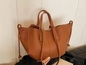 Kleine Nischendesign-Pendeltasche mit großem Fassungsvermögen für Damen 2024, neue Herbst-Retro-Mode-Handtasche, vielseitige Einkaufstasche