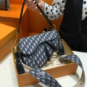 Fashion Europe and the United States and the United States Studded Shoulder Crossbody Bag Embroidery Semi-circle Saddle Handbag - Image 5