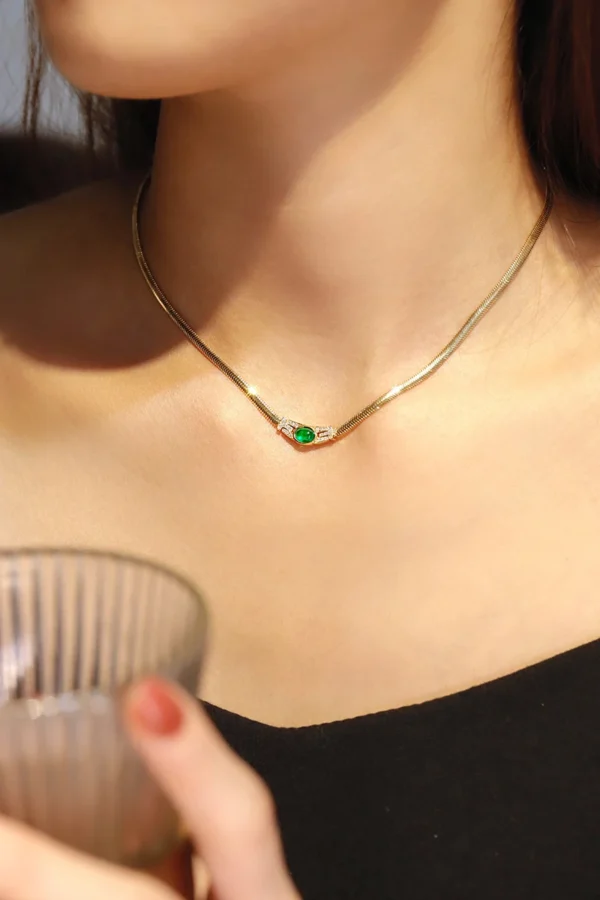 LUOWEND 100% 18K Yellow Gold Necklace Fashion Snake Bone Chain Shiny Diamond Natural Swat Emerald Necklace High Women's Jewelry - Image 7
