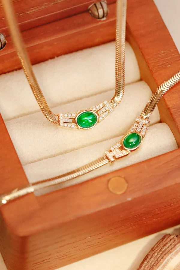 LUOWEND 100% 18K Yellow Gold Necklace Fashion Snake Bone Chain Shiny Diamond Natural Swat Emerald Necklace High Women's Jewelry - Image 5
