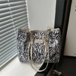 Hot Sale Of The Season New Korean Style Large Capacity Canvas Women's Shoulder Bag Casual Fashion Handbag Tote Bag Zipper Closur