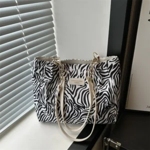 Hot Sale Of The Season New Korean Style Large Capacity Canvas Women's Shoulder Bag Casual Fashion Handbag Tote Bag Zipper Closur