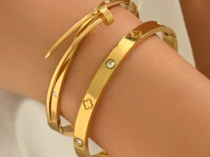 2-piece stainless steel gold four-leaf clover bracelet Love lucky four-leaf clover nail bracelet set, not easy to fade suitable
