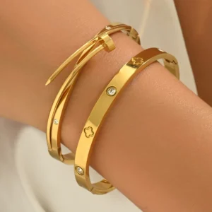 2-piece stainless steel gold four-leaf clover bracelet Love lucky four-leaf clover nail bracelet set, not easy to fade suitable