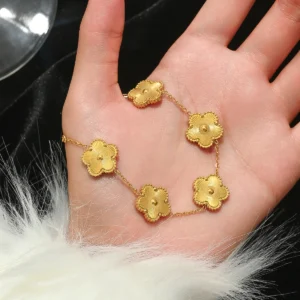 Europe And The United States Hot Stainless Steel Four-leaf Clover Lucky Bracelet Fashion Women's Nail Bracelet Gold Bangles - Image 6