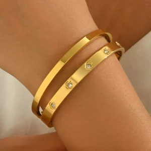 2-piece stainless steel gold four-leaf clover bracelet Love lucky four-leaf clover nail bracelet set, not easy to fade suitable - Image 7