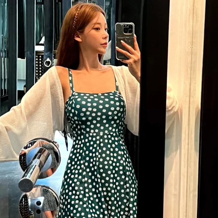 Hot Sale Of The Season Sexy Low Cut One Piece Swimsuit Korean Style Floral Print Slim Fit Beach Swimwear Fashionable Vintage Str - Image 4