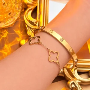 Stainless steel four-leaf clover gold bracelet, VanCleef&Arpel, vacuum electroplating, not easy to fade - Image 3