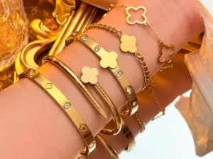 Stainless steel four-leaf clover gold bracelet, VanCleef&Arpel, vacuum electroplating, not easy to fade