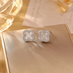 Ultra-Shiny Zircon Four-Leaf Clover Earrings Trendy Summer 2025 High-End Sensation Unique Design Elegant Versatile Ear Jewelry - Image 4