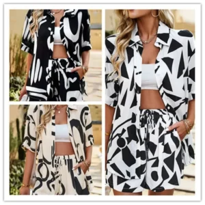 Fashionable Casual Print Women's Two-Piece Set Summer 2025 Short Sleeve Top with Knee-Length Shorts Stylish Age-Defying Ensemble