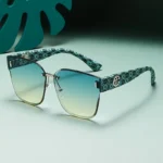 1pcs Fashionable new high-end women's sunglasses gradient color large frame UV resistant sunglasses to modify face shape