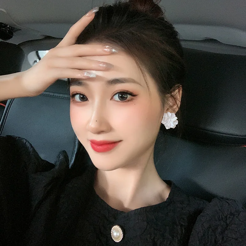 White Flower Stud Earrings for Women Flower Earring 2022 New Modern Korean Fashion Cute Teens Girl Party Jewelry Accessories - Image 4