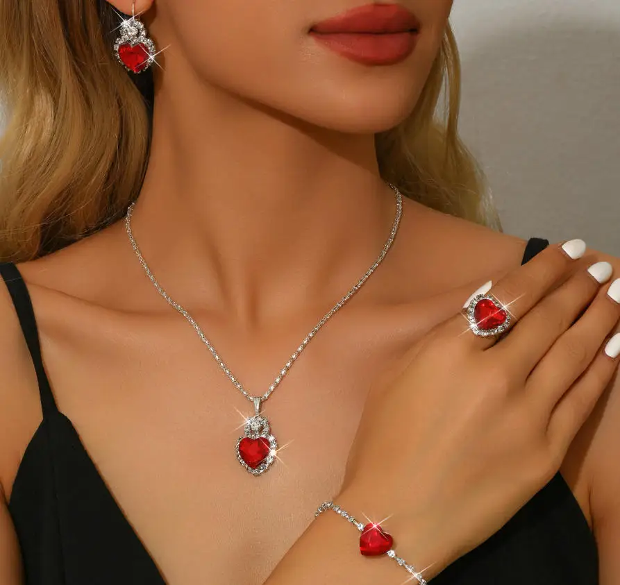 Fashionable Love Diamond Jewelry Set for Women with a Gentle and Luxurious Design Style - Image 4