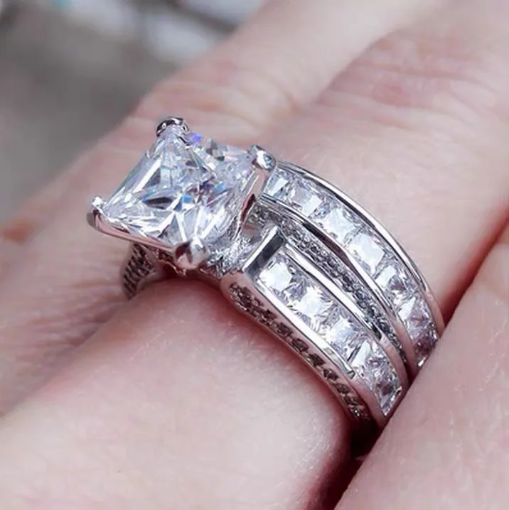2025 New Trendy 925 Pure Silver Classic Temperament Atmospheric Fashion Classic Women's Diamond Set Zircon Luxury Ring - Image 4