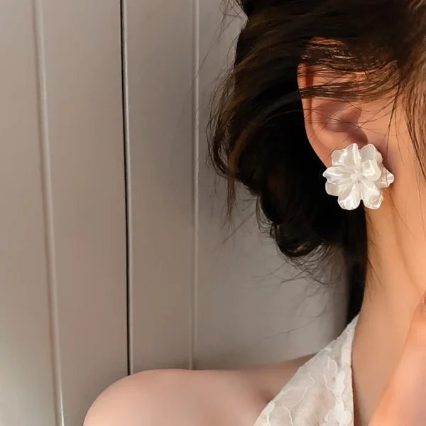 White Flower Stud Earrings for Women Flower Earring 2022 New Modern Korean Fashion Cute Teens Girl Party Jewelry Accessories - Image 5
