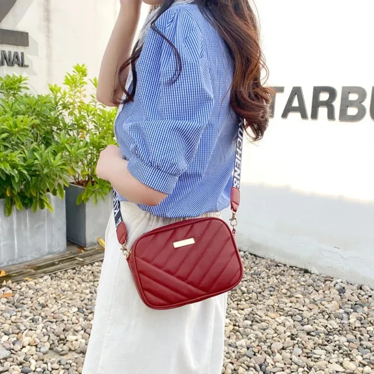 High quality women's PU rolling strip camera bag shoulder bag mobile phone bag casual crossbody bag - Image 2