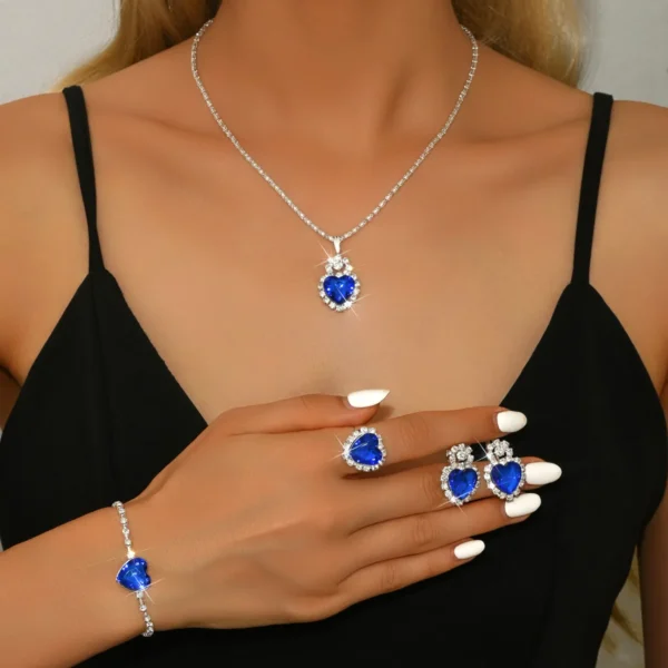 Fashionable Love Diamond Jewelry Set for Women with a Gentle and Luxurious Design Style - Image 6