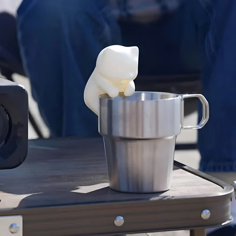 Cute cartoon cat cooling tool for eating and drinking hot water at the table