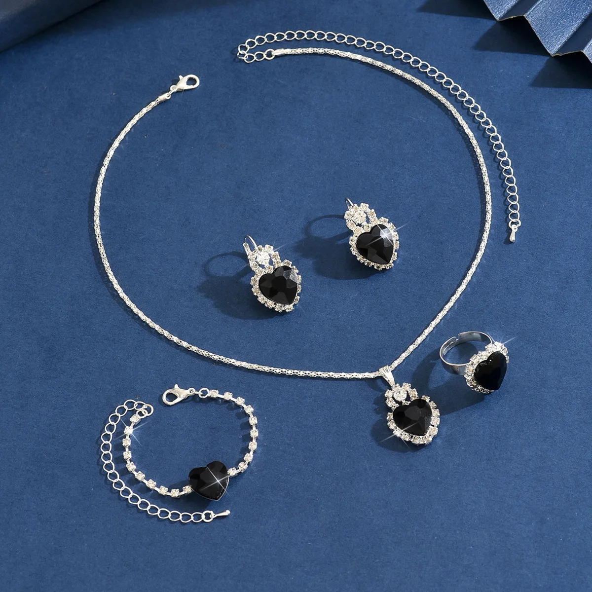 Fashionable Love Diamond Jewelry Set for Women with a Gentle and Luxurious Design Style - Image 2