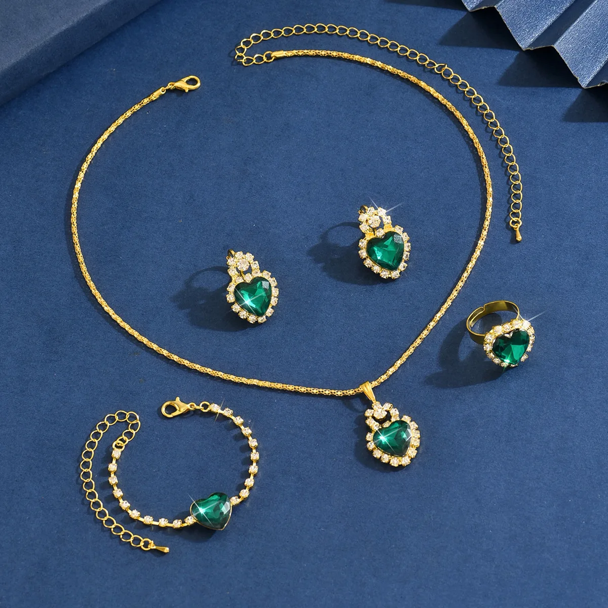 Fashionable Love Diamond Jewelry Set for Women with a Gentle and Luxurious Design Style - Image 5