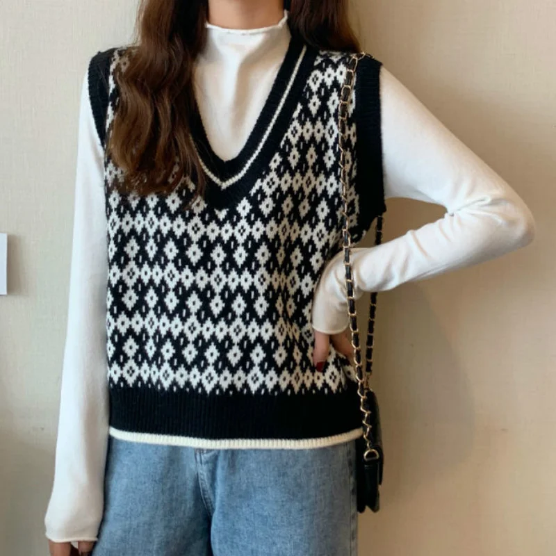 Women Sweater Vest Spring Autumn Fashion Female Casual Loose V-neck Knitted Waistcoat Sleeveless Sweater Pullover Tops Knit Vest - Image 3