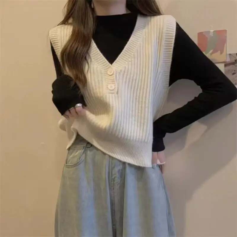 Short Knitted Vest for Women's Spring and Autumn Design Sleeveless V-neck Sweater Japanese Style Is Lazy and Retro - Image 5