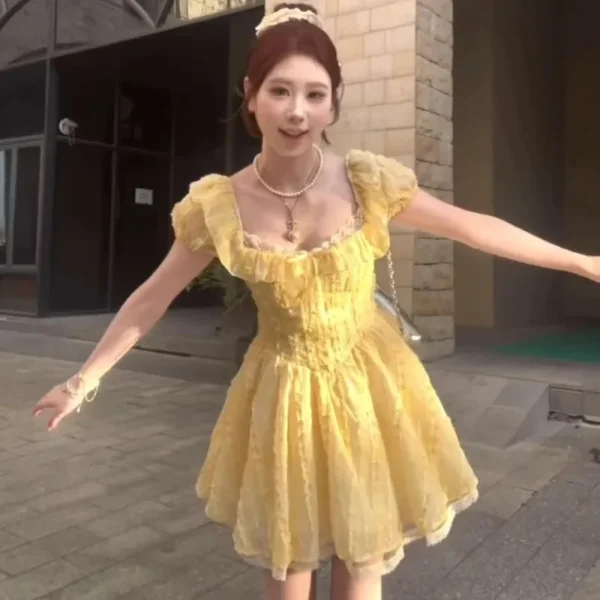 Summer 2025 French Sweet Soft Yellow Square Collar Bubble Sleeve Dress Women's Waist Inward Slimming Fluffy Skirt Dress - Image 2