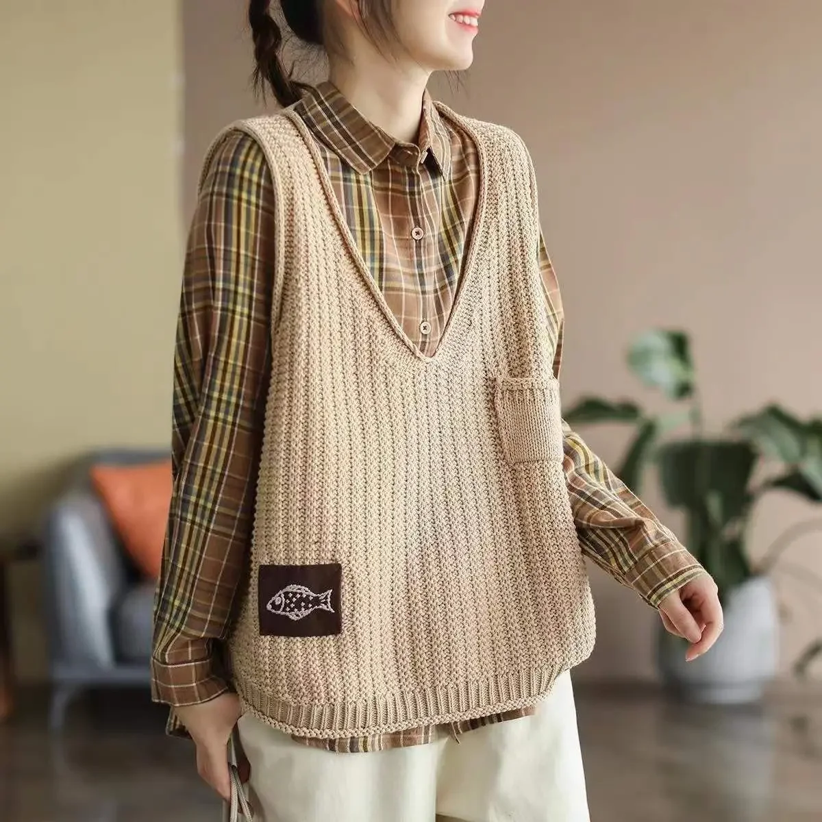 Female Sweater Solid Cropped Waistcoat Short Pullover Women's Knitted Vest Clothing Trend 2024 On Offer Formal Casual Fashion - Image 5
