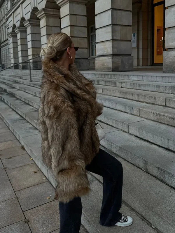 Retro Brown Grass Fur Coat Women Fashion V-neck Loose Short Pleated Overcoats 2025 Autumn Winter New Daily High Street Jackets - Image 2
