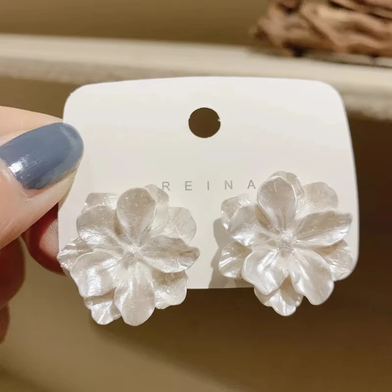 White Flower Stud Earrings for Women Folded Acrylic Side Charming Sweet Floral Girls Earrings Japanese Style Ear Jewelry